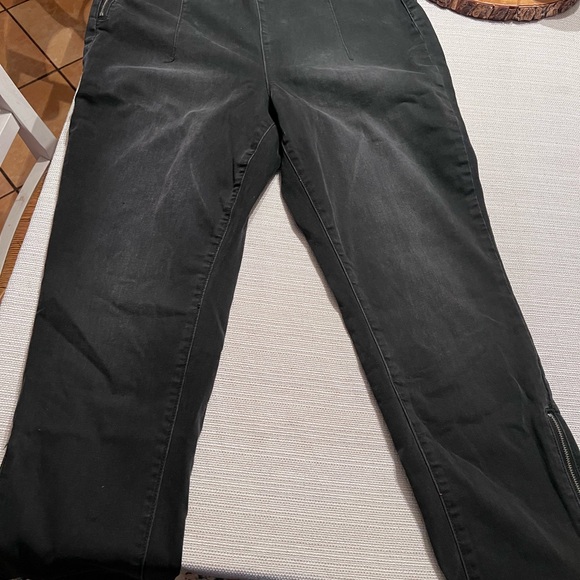 $10 CLEAR OUT SALE - Urban Outfitters flat front jeans with side zip. Size 34 - Picture 3 of 5